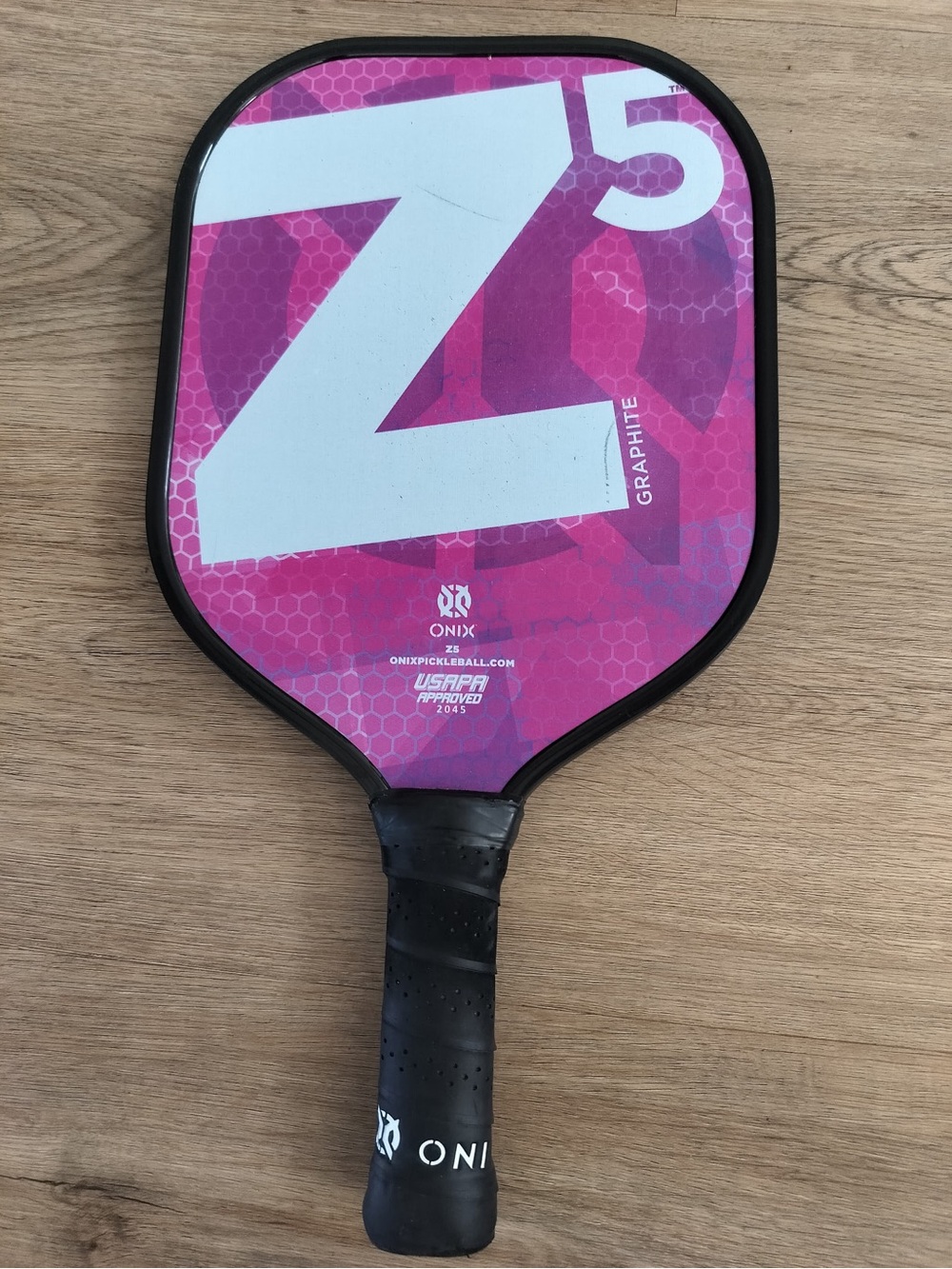 ONIX Graphite Z5 Pickleball Paddle Pink Widebody - Excellent Condition Mint Grip